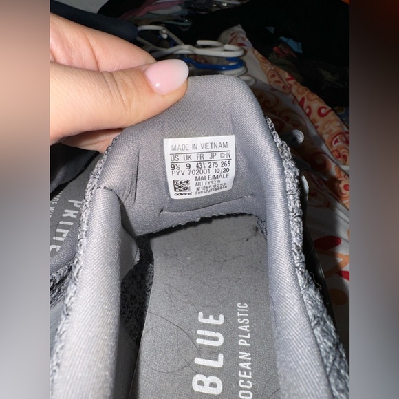 Adidas Ultraboosts - Picture 4 of 5